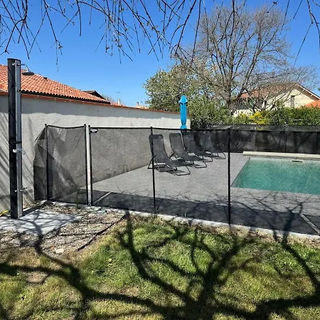 Maison De Maitre Toulousaine Avec Piscine 别墅